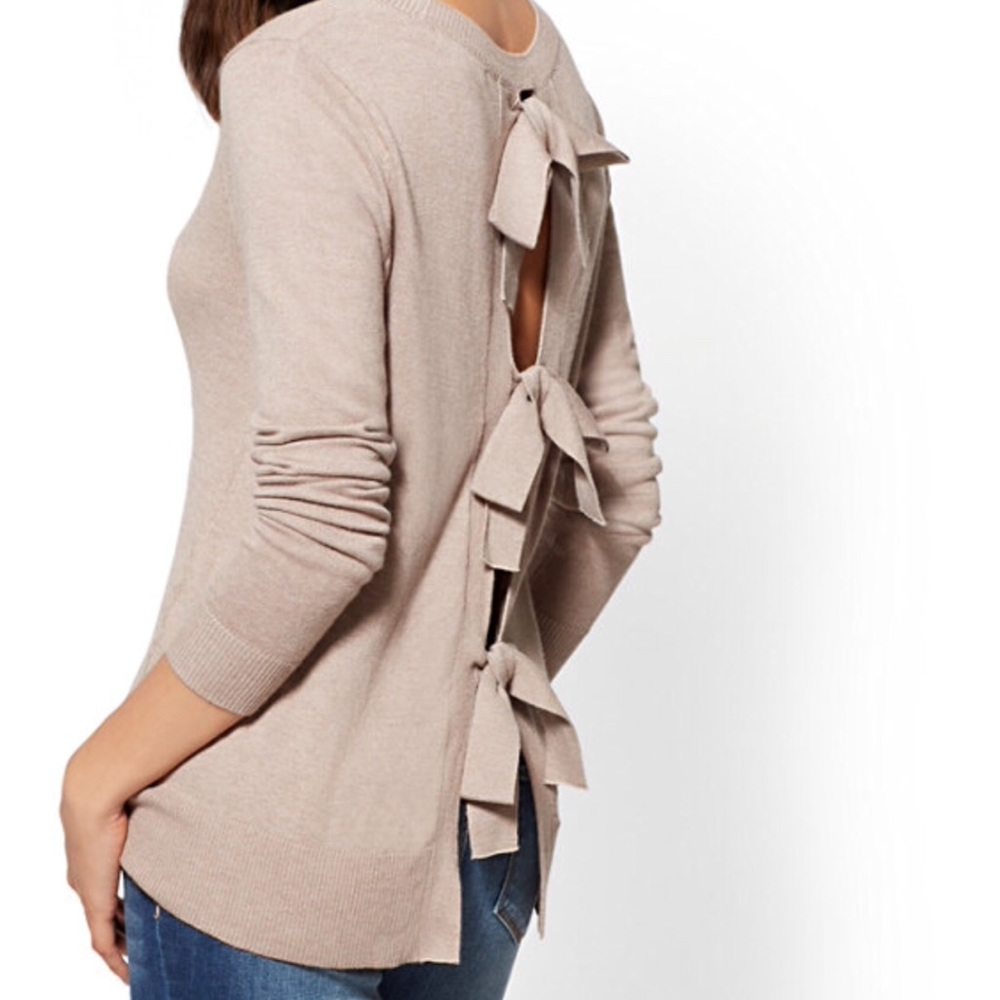 🍁🍂🍁last one🍁🍂 violet back bow tie sweater - Picture 3 of 7